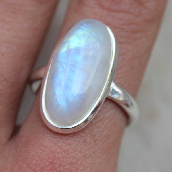 Rainbow Moonstone + 925 Sterling Silver Oval Ring