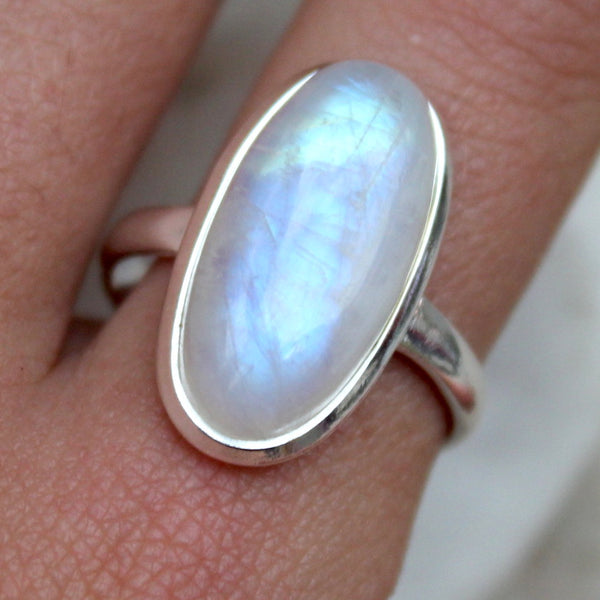 Rainbow Moonstone + 925 Sterling Silver Oval Ring