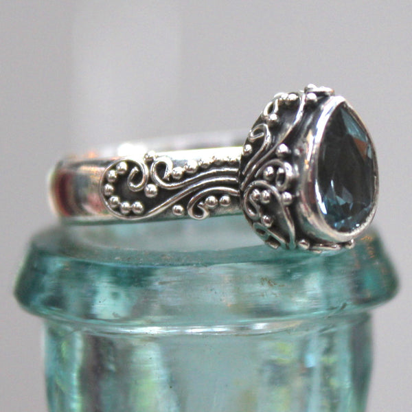 925 Sterling Silver Intricate Raindrop Ring